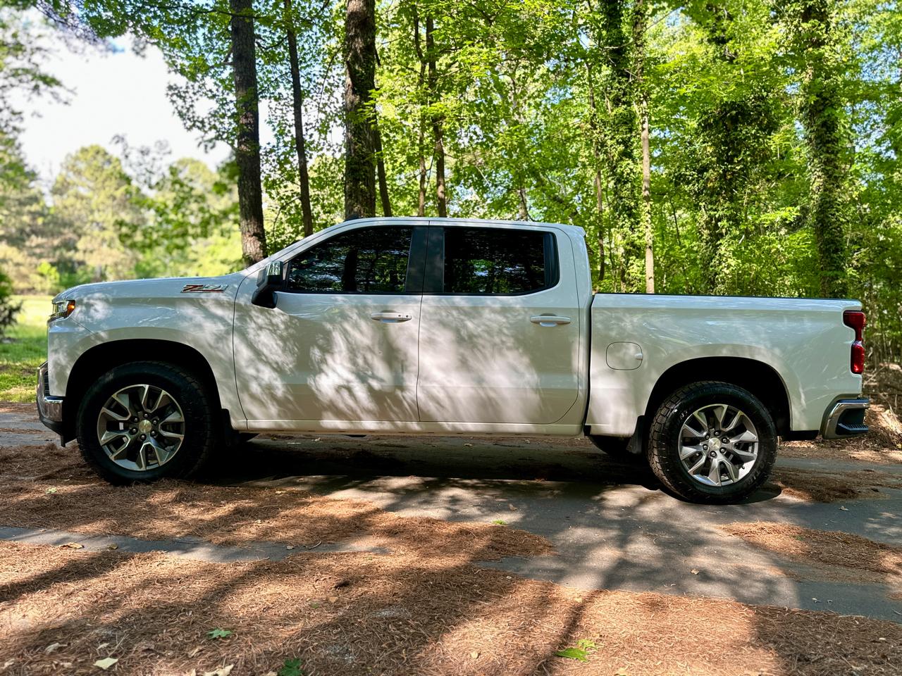 Chevrolet Silverado 1500 LTD 4WD Crew Cab 147" LT w/1LT 2022