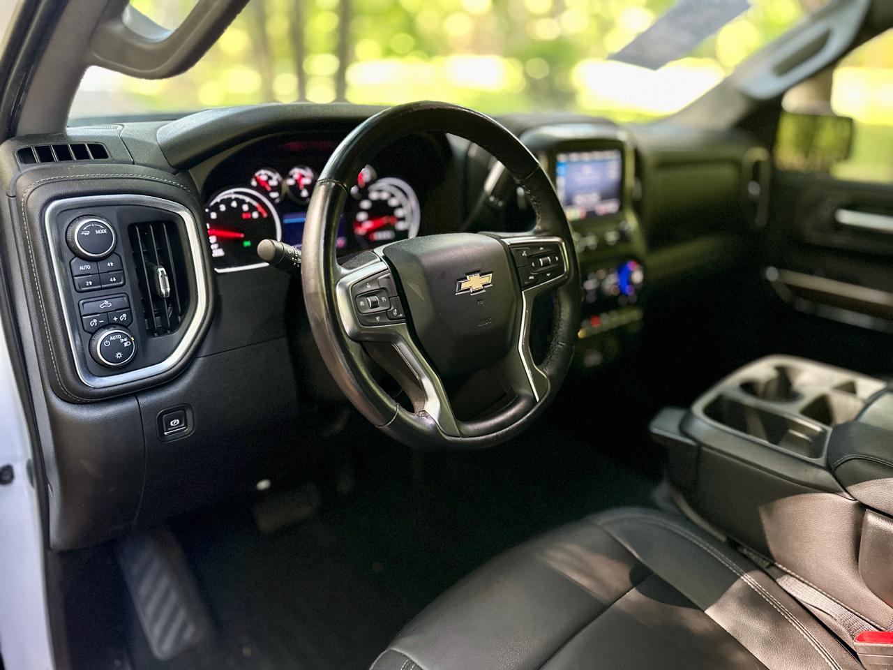 Chevrolet Silverado 1500 LTD 4WD Crew Cab 147" LT w/1LT 2022