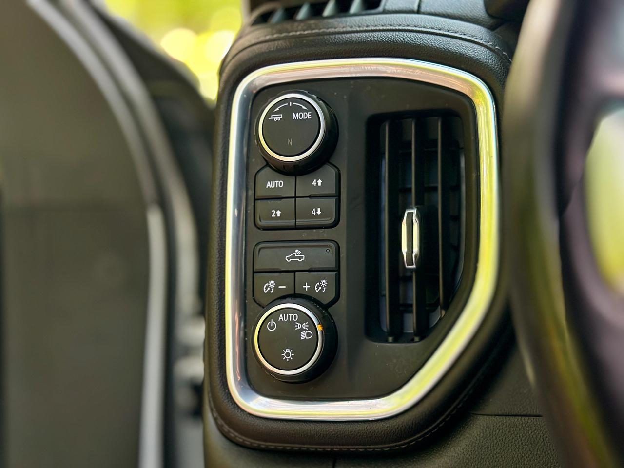 Chevrolet Silverado 1500 LTD 4WD Crew Cab 147" LT w/1LT 2022