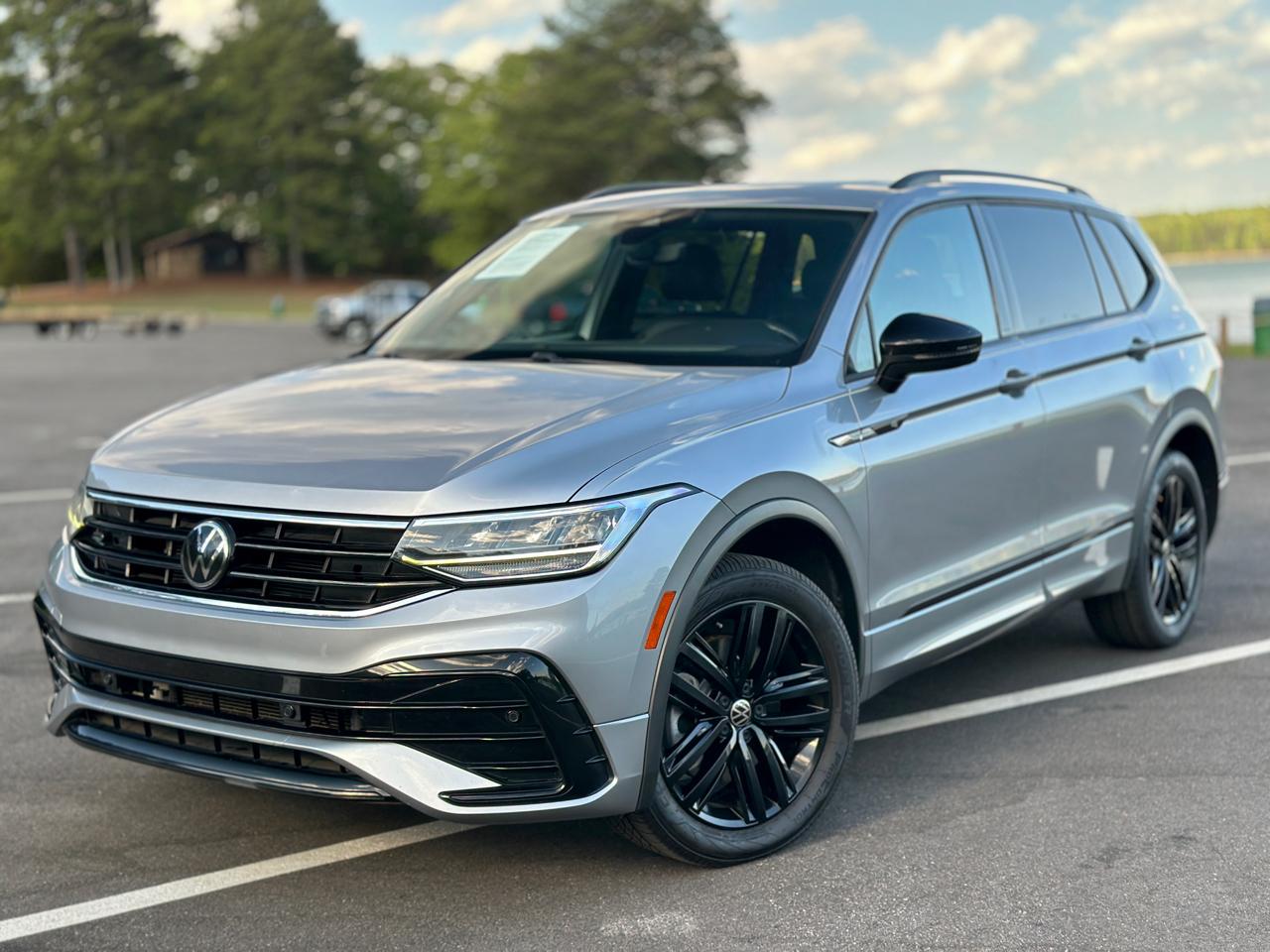 Volkswagen Tiguan 2.0T SE R-Line Black FWD 2022