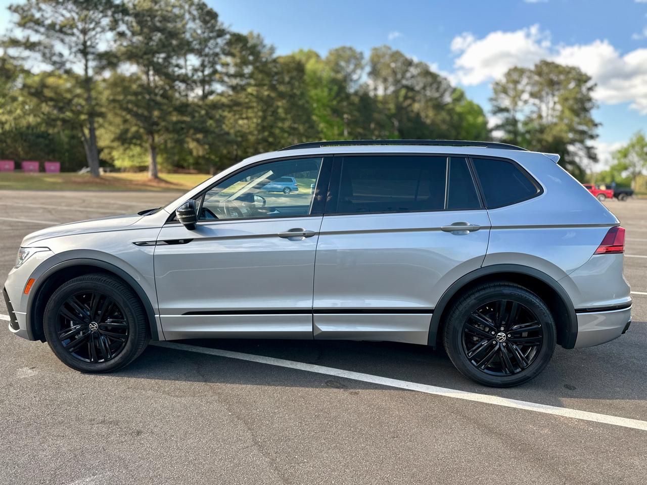 Volkswagen Tiguan 2.0T SE R-Line Black FWD 2022