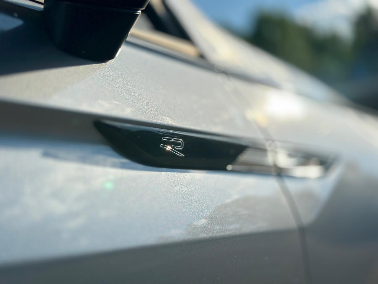 Volkswagen Tiguan 2.0T SE R-Line Black FWD 2022