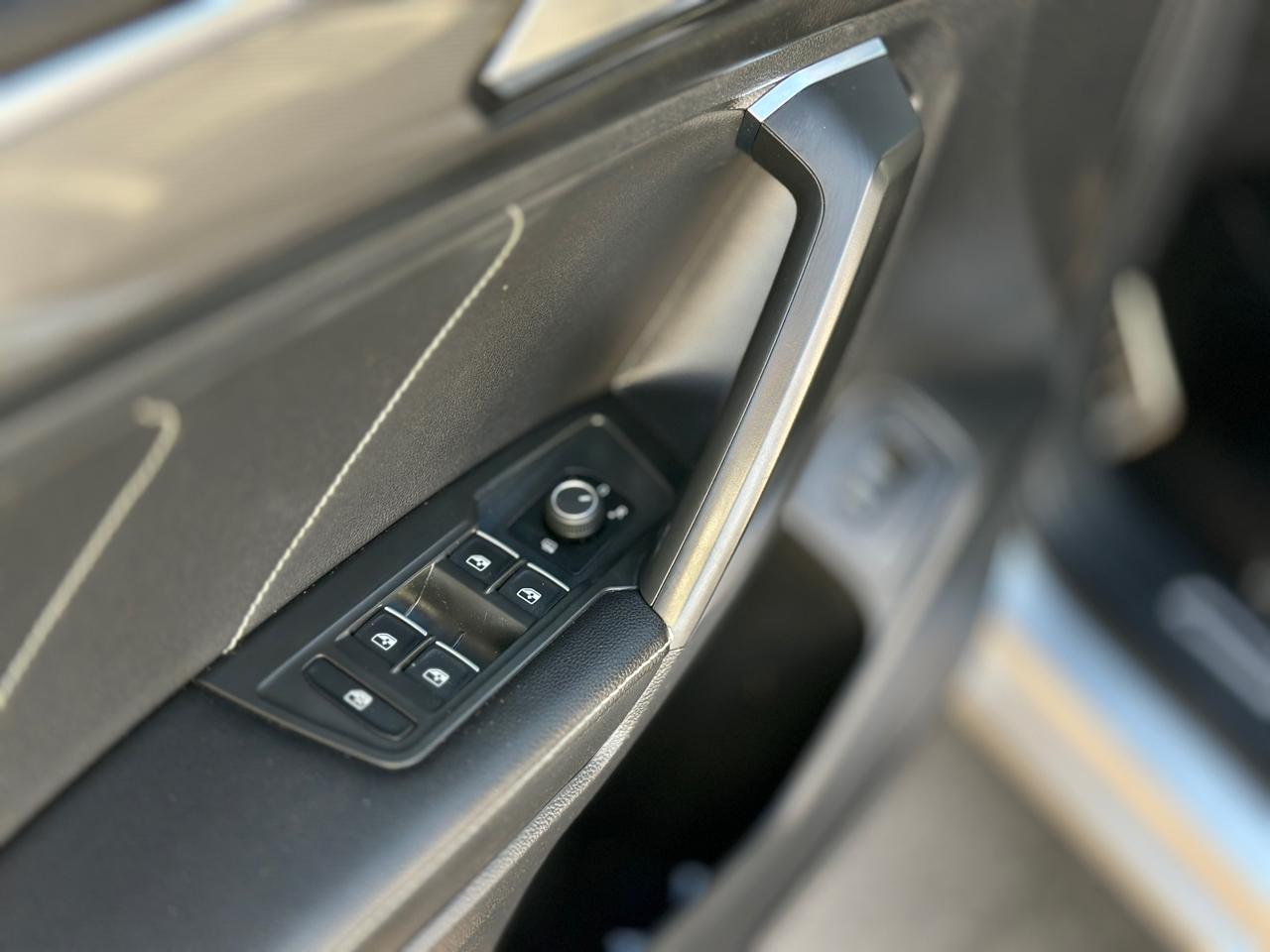 Volkswagen Tiguan 2.0T SE R-Line Black FWD 2022