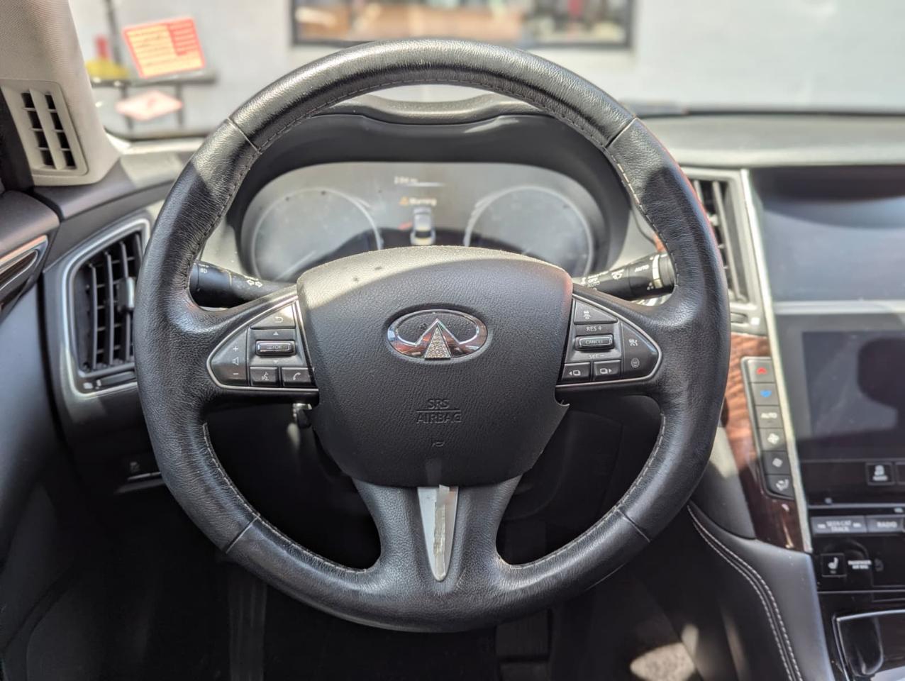 Infiniti Q50 4dr Sdn 3.0t Premium RWD 2016