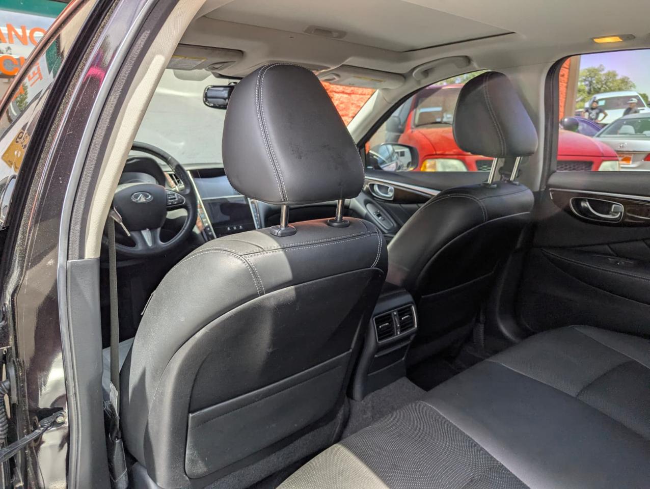 Infiniti Q50 4dr Sdn 3.0t Premium RWD 2016