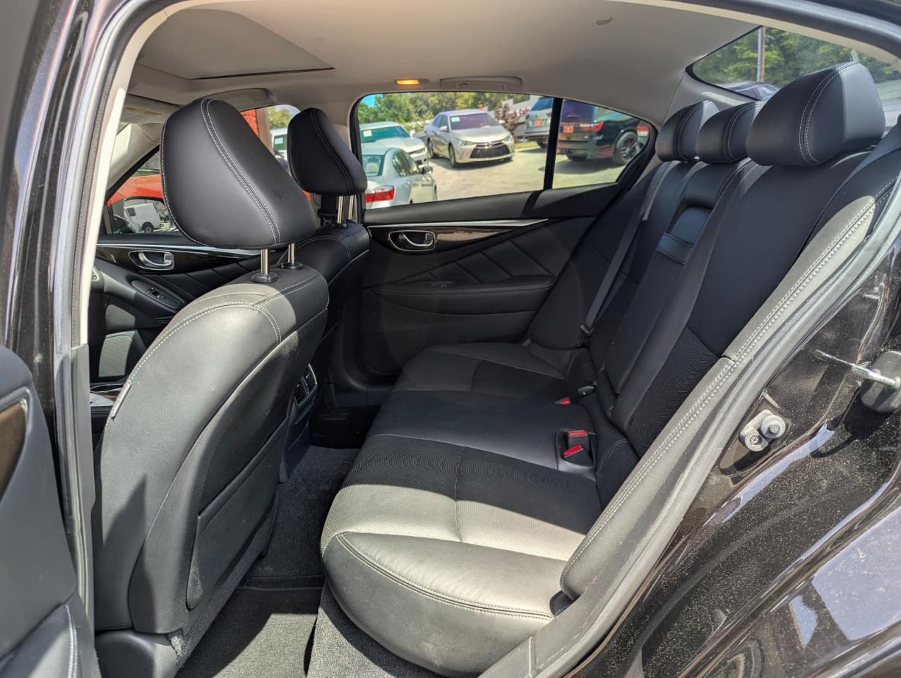 Infiniti Q50 4dr Sdn 3.0t Premium RWD 2016