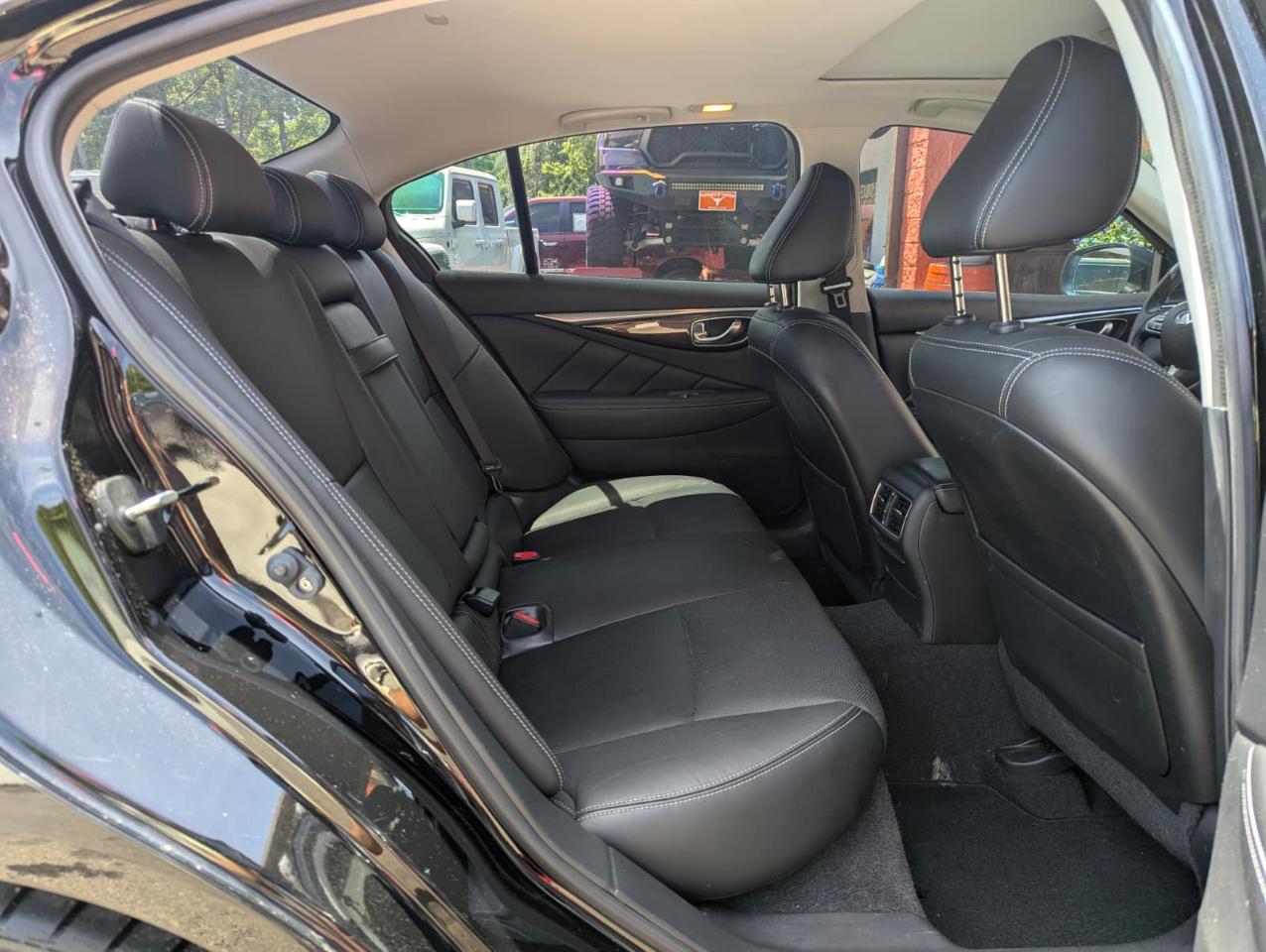 Infiniti Q50 4dr Sdn 3.0t Premium RWD 2016