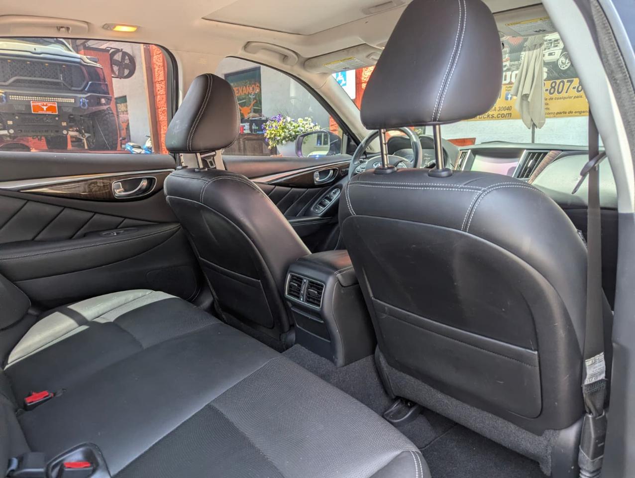 Infiniti Q50 4dr Sdn 3.0t Premium RWD 2016