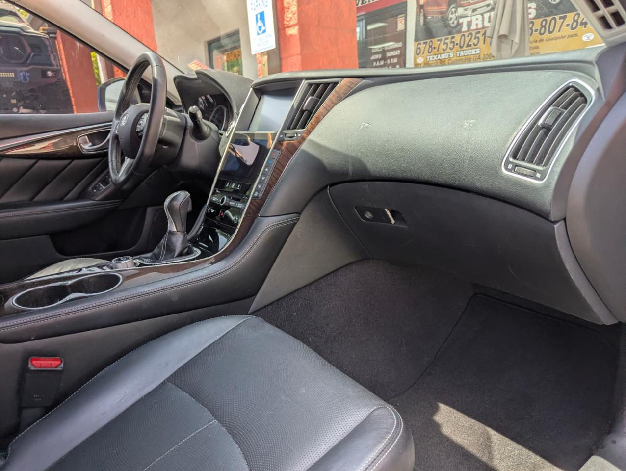 Infiniti Q50 4dr Sdn 3.0t Premium RWD 2016