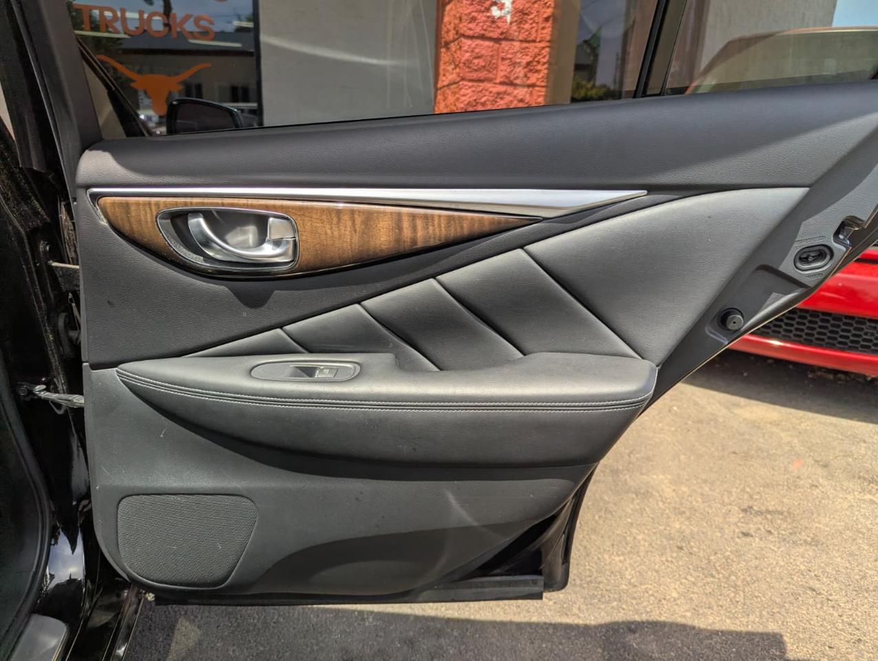 Infiniti Q50 4dr Sdn 3.0t Premium RWD 2016