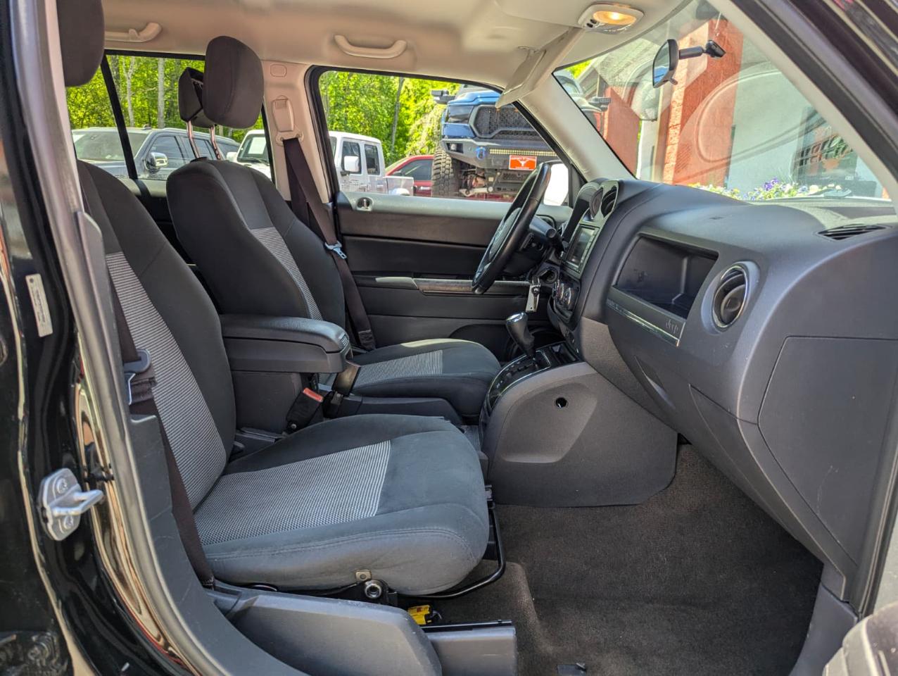 Jeep Patriot FWD 4dr Latitude 2014