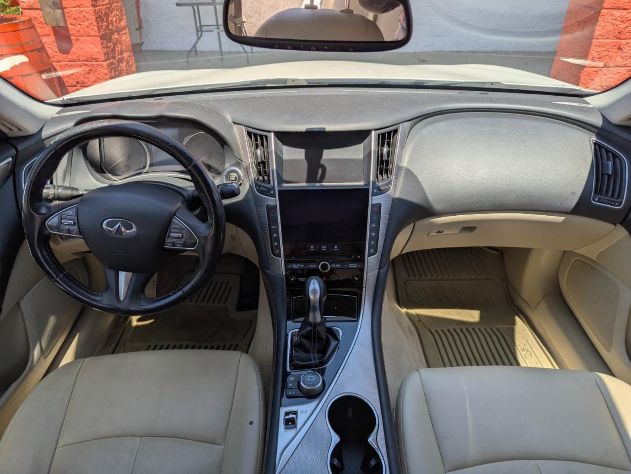 Infiniti Q50 4dr Sdn Premium RWD 2015