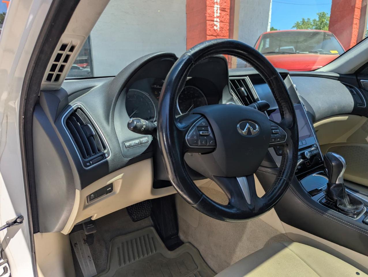 Infiniti Q50 4dr Sdn Premium RWD 2015