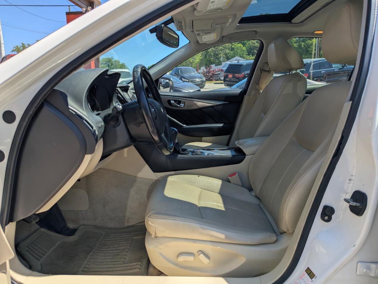 Infiniti Q50 4dr Sdn Premium RWD 2015