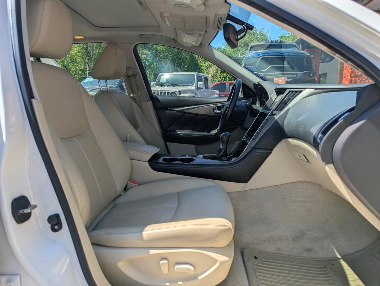 Infiniti Q50 4dr Sdn Premium RWD 2015