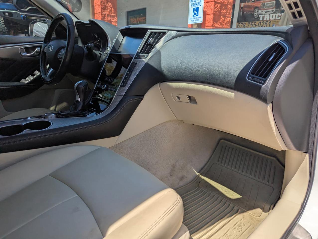 Infiniti Q50 4dr Sdn Premium RWD 2015