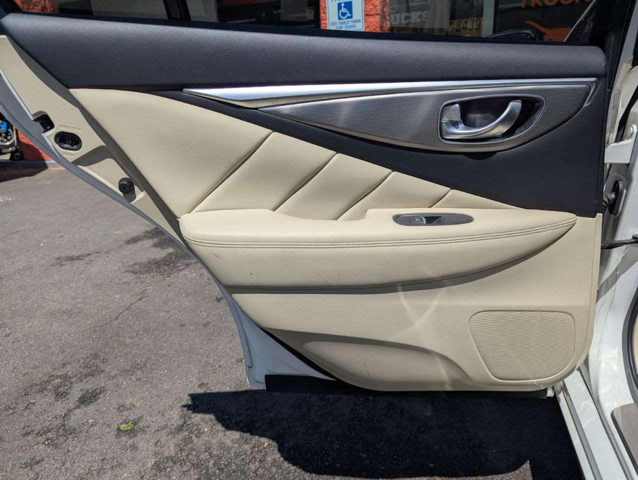 Infiniti Q50 4dr Sdn Premium RWD 2015