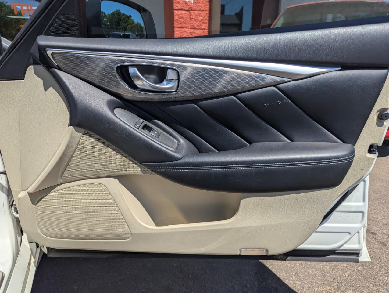 Infiniti Q50 4dr Sdn Premium RWD 2015