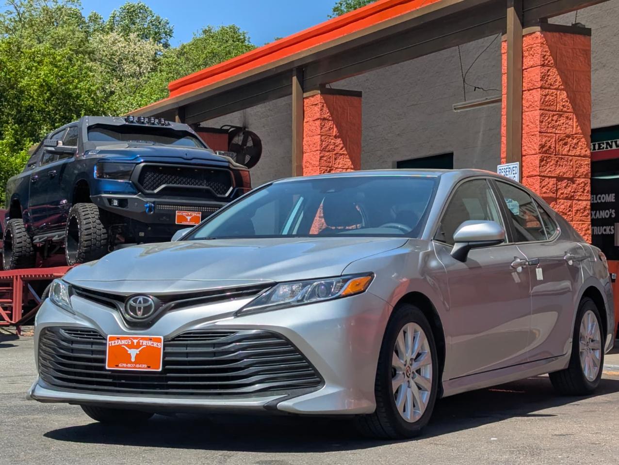 Toyota Camry LE Auto (Natl) 2020