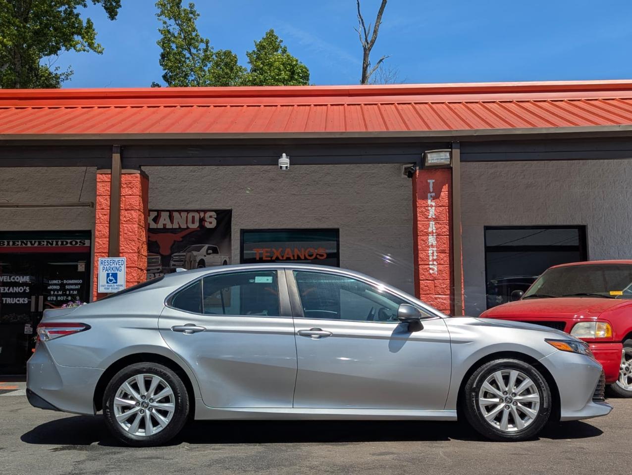 Toyota Camry LE Auto (Natl) 2020