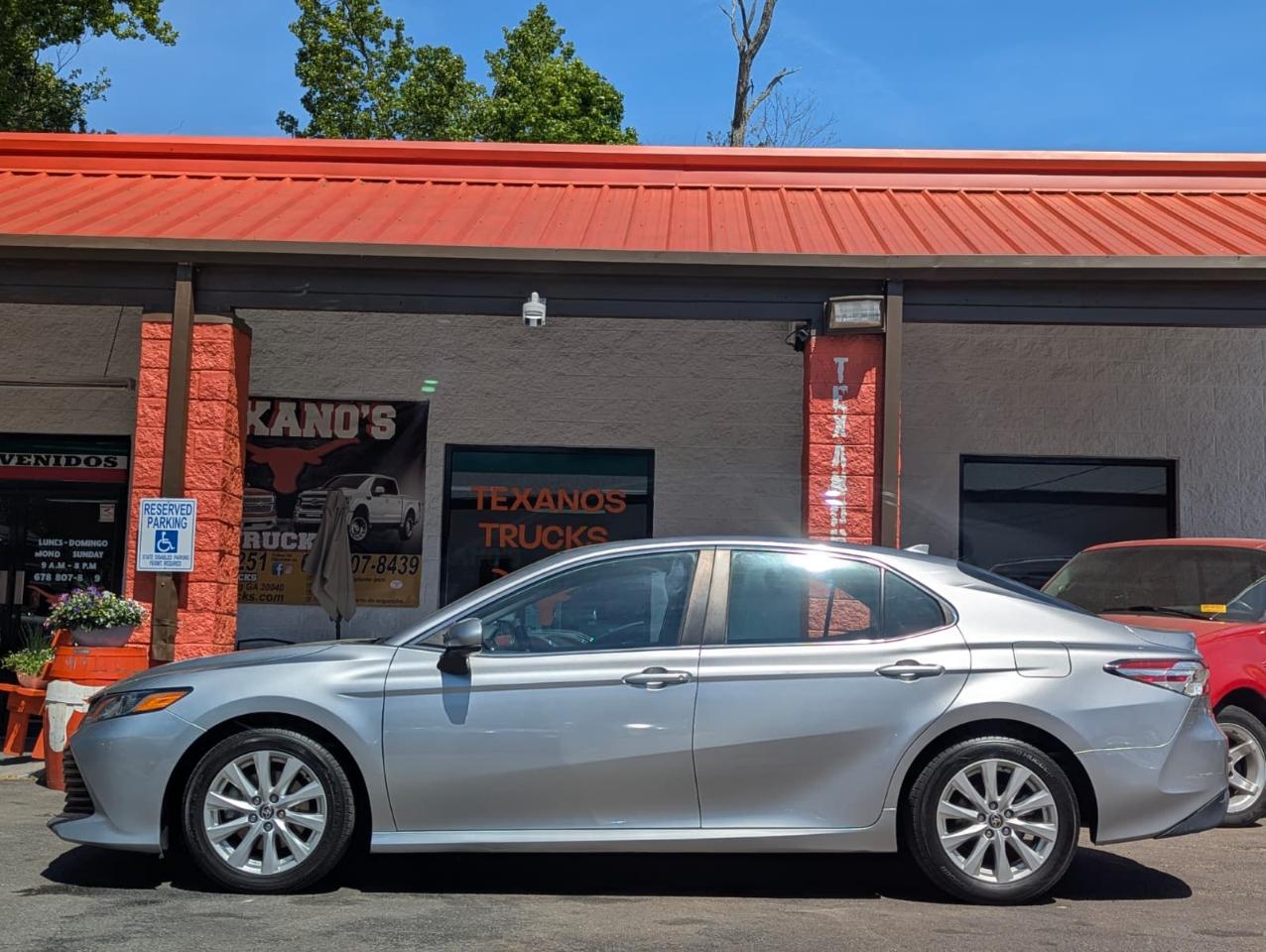 Toyota Camry LE Auto (Natl) 2020