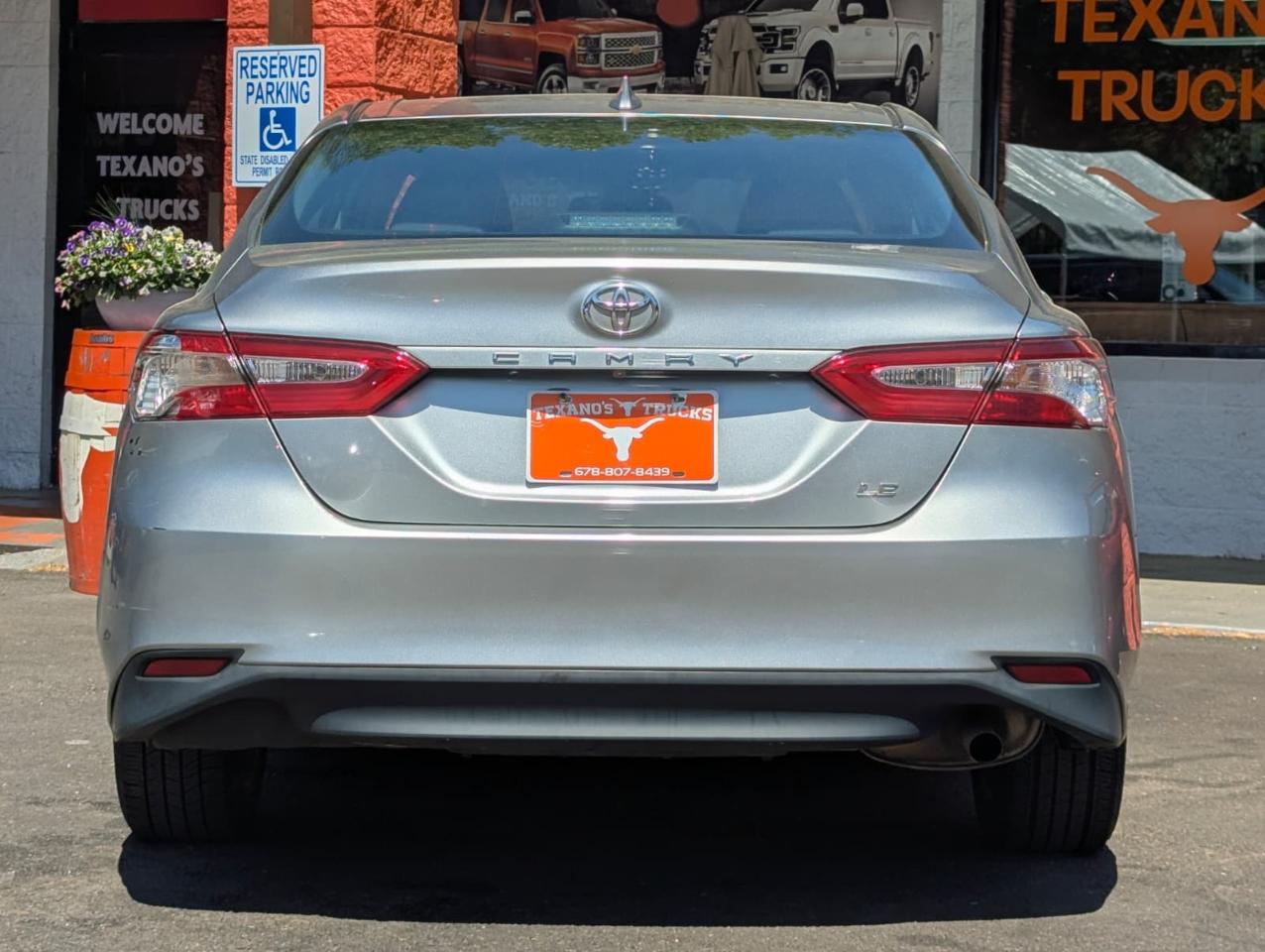 Toyota Camry LE Auto (Natl) 2020