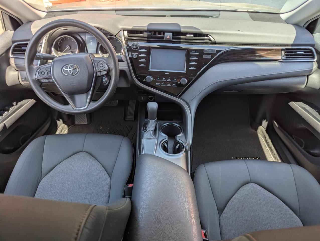 Toyota Camry LE Auto (Natl) 2020