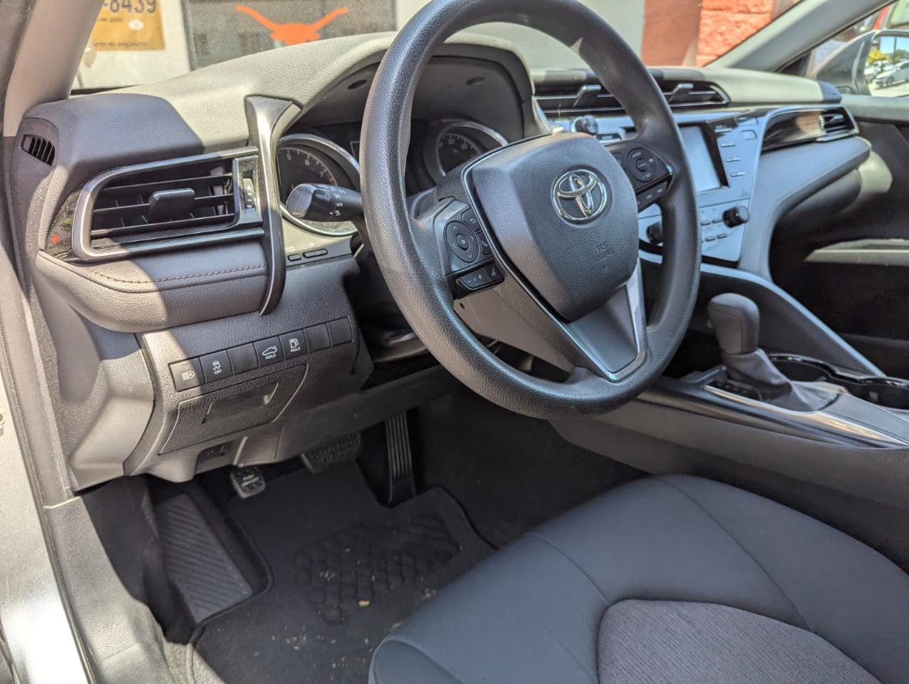 Toyota Camry LE Auto (Natl) 2020