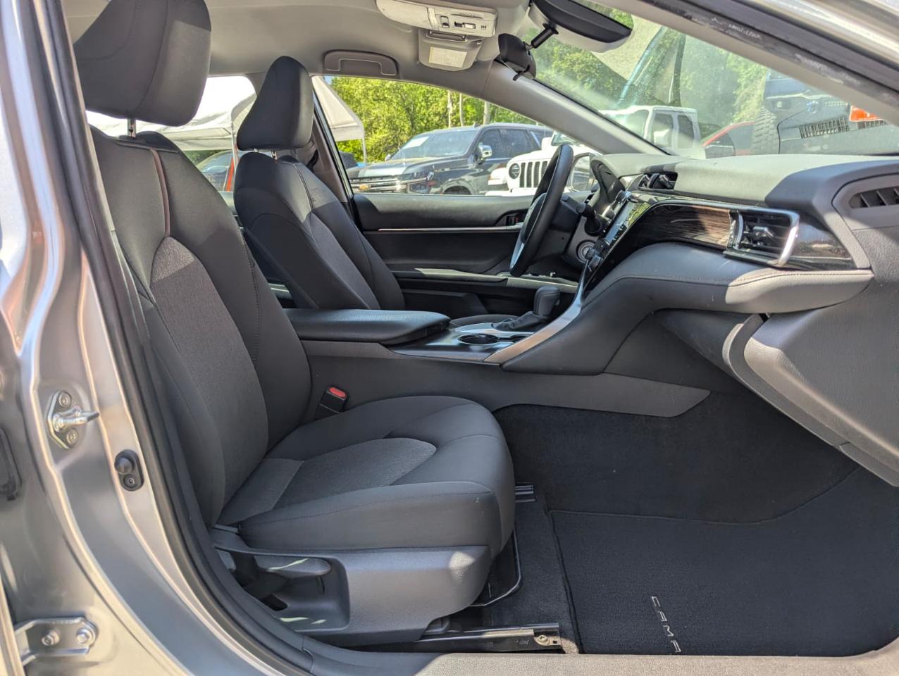 Toyota Camry LE Auto (Natl) 2020