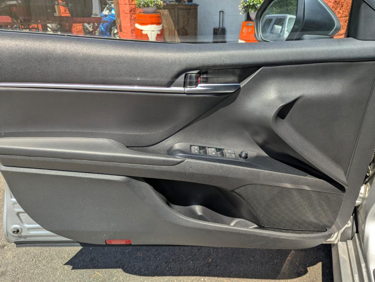 Toyota Camry LE Auto (Natl) 2020