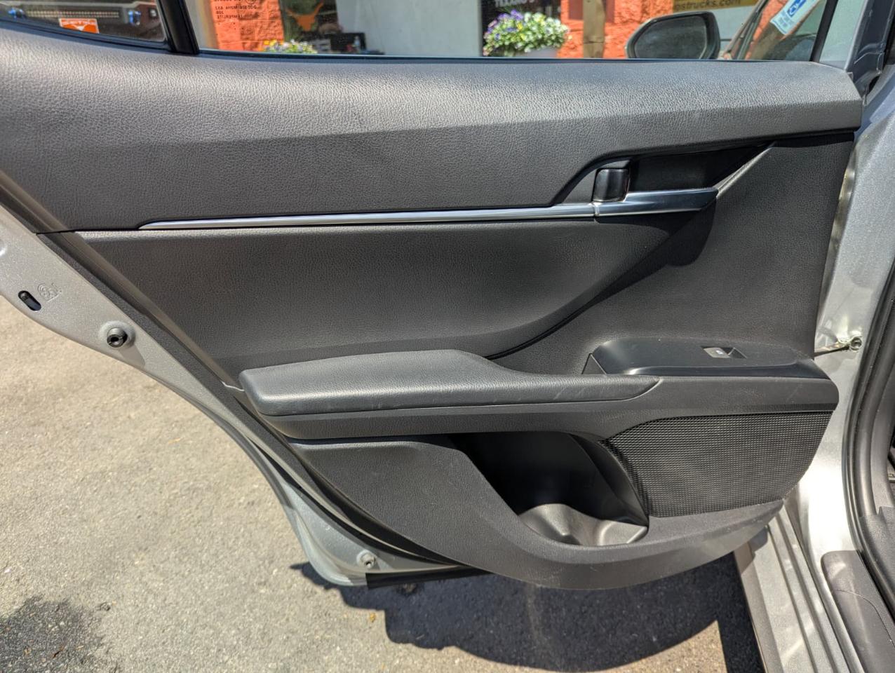 Toyota Camry LE Auto (Natl) 2020