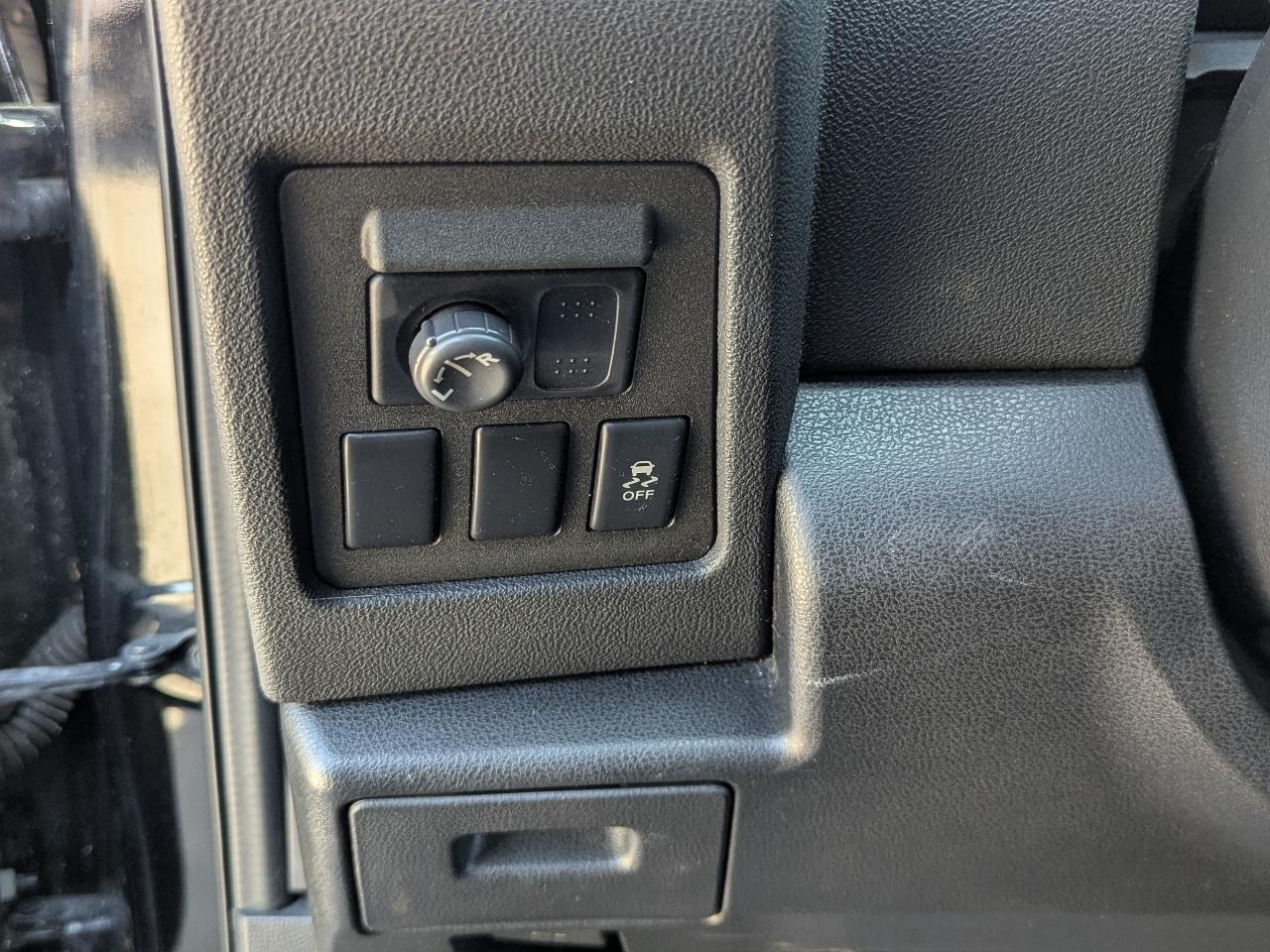 Nissan Rogue FWD 4dr SV 2011