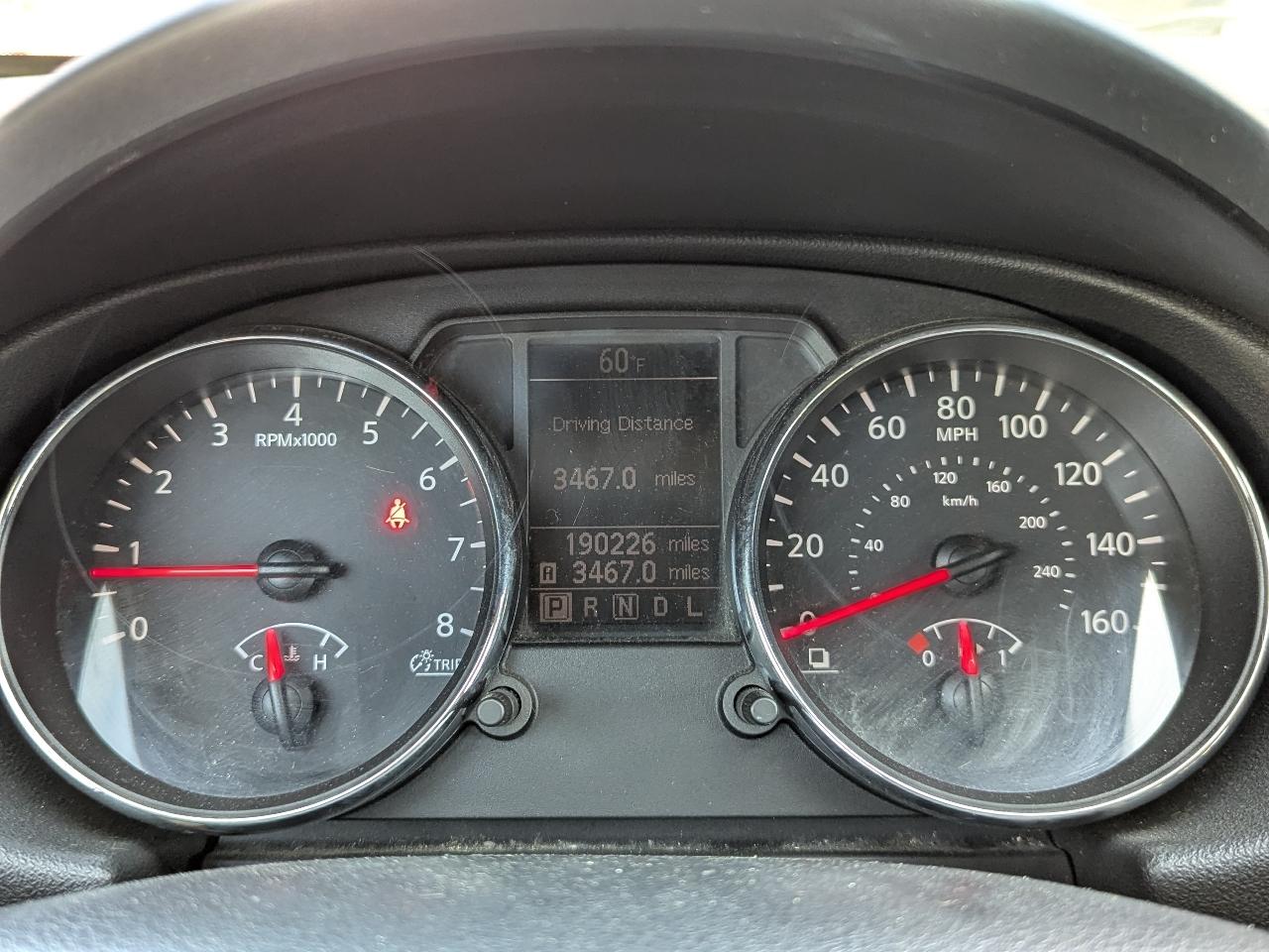 Nissan Rogue FWD 4dr SV 2011