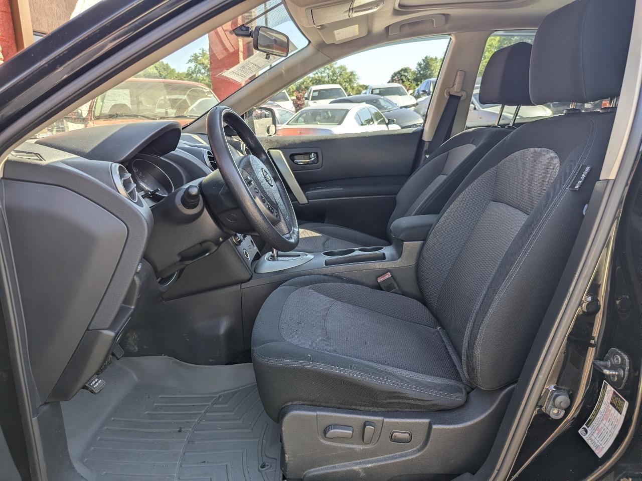 Nissan Rogue FWD 4dr SV 2011