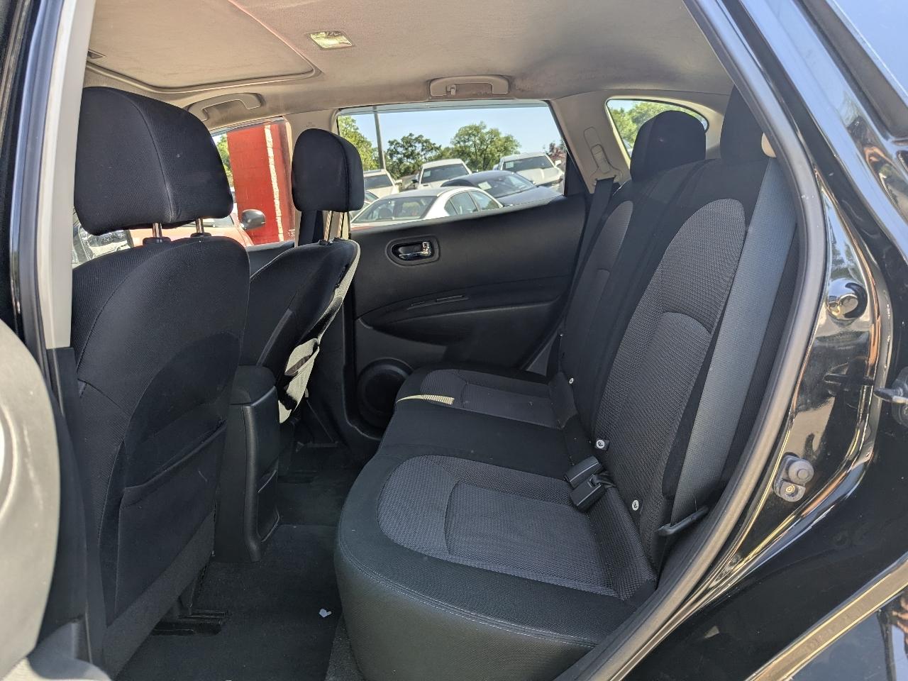 Nissan Rogue FWD 4dr SV 2011