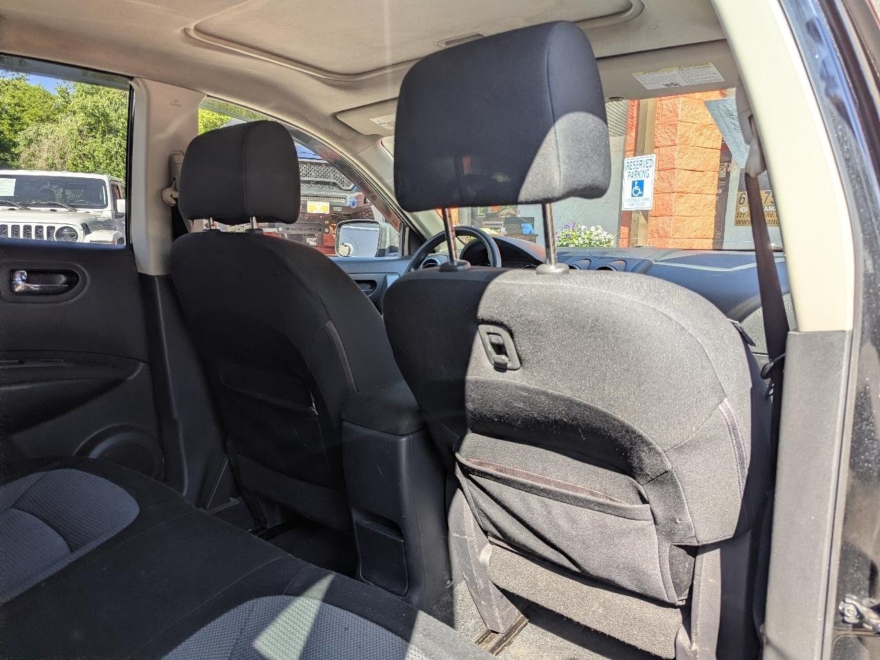 Nissan Rogue FWD 4dr SV 2011