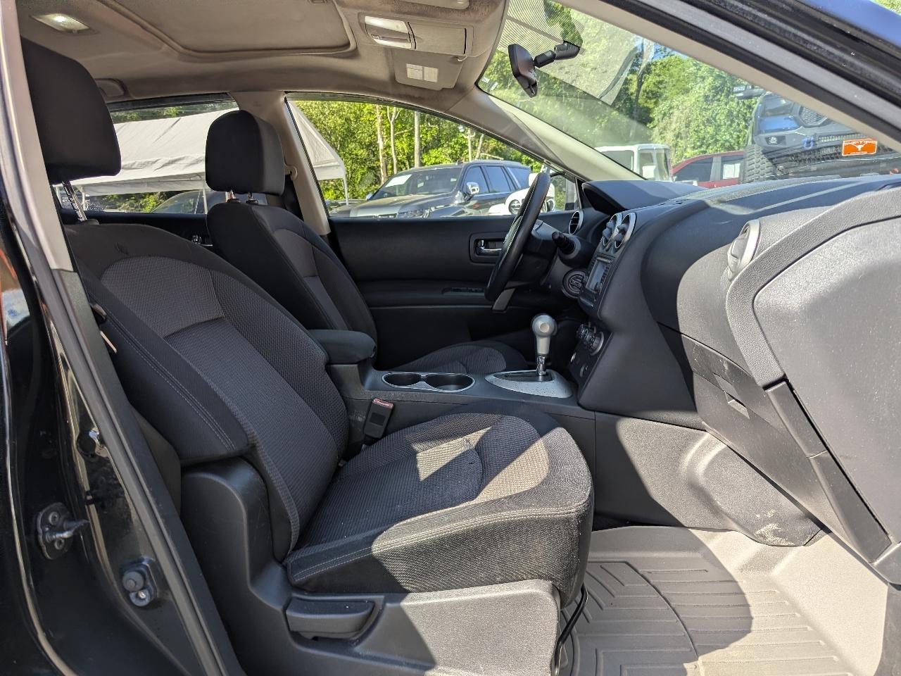 Nissan Rogue FWD 4dr SV 2011