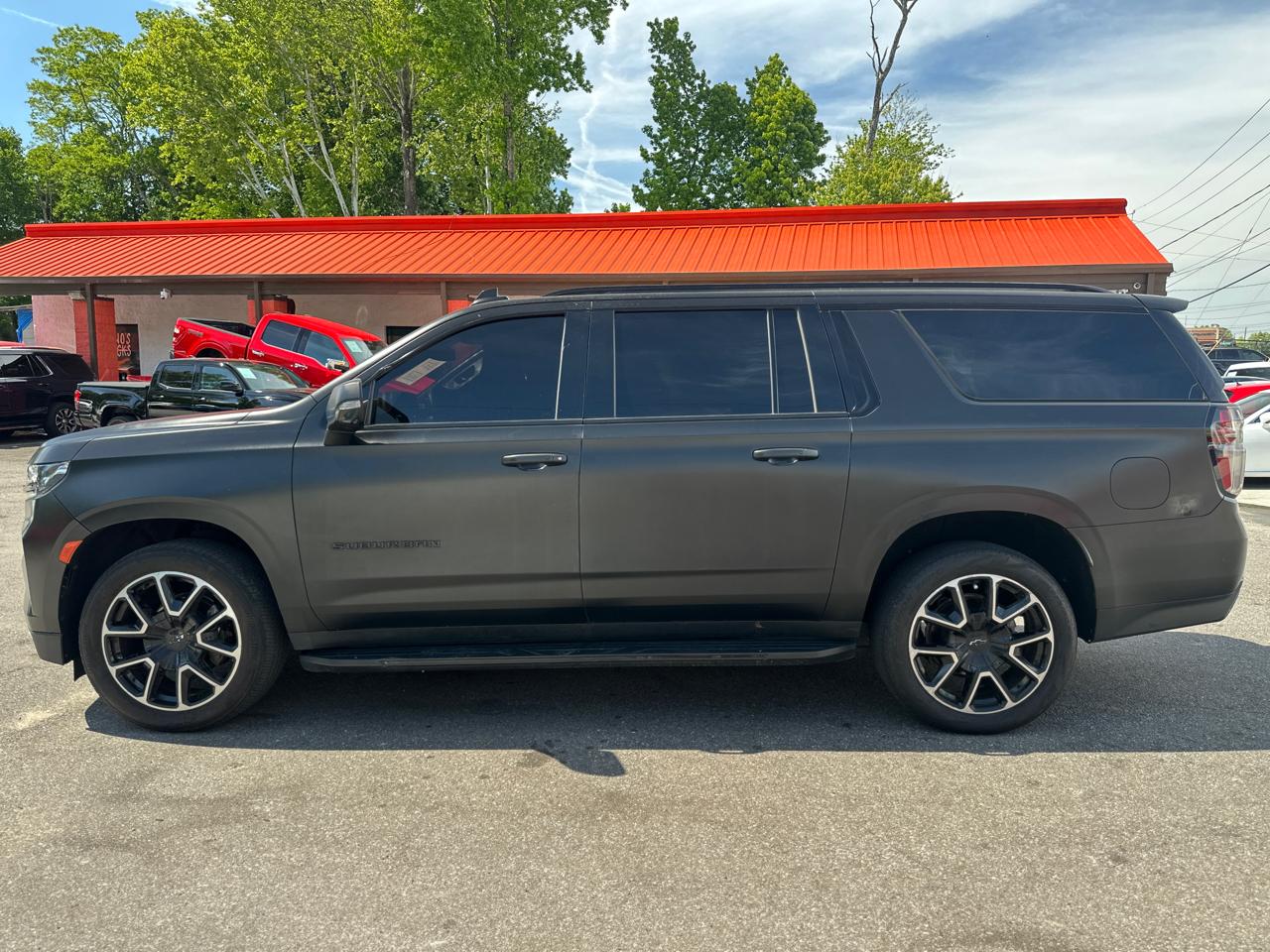 Chevrolet Suburban 4WD 4dr RST 2022
