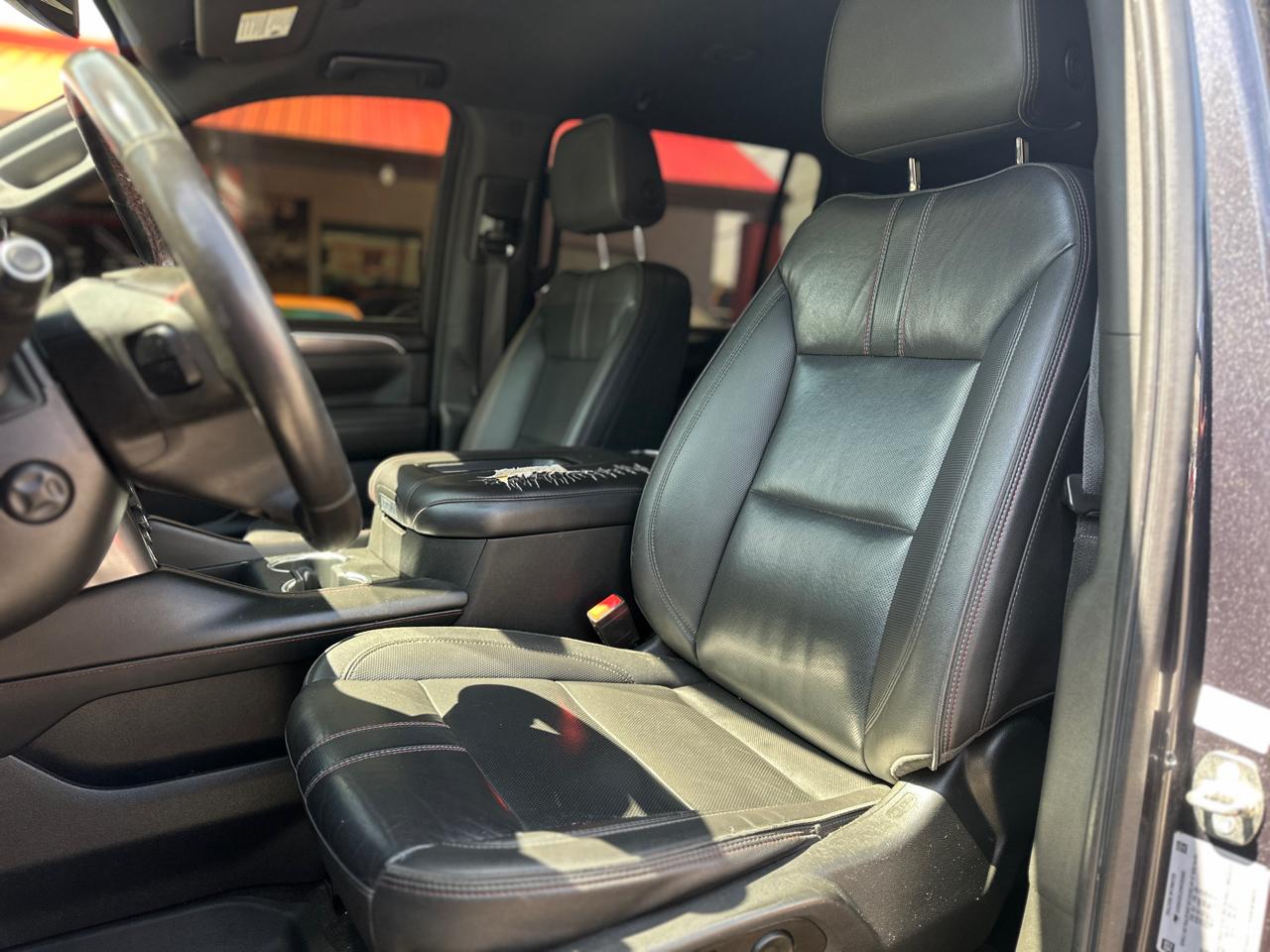 Chevrolet Suburban 4WD 4dr RST 2022