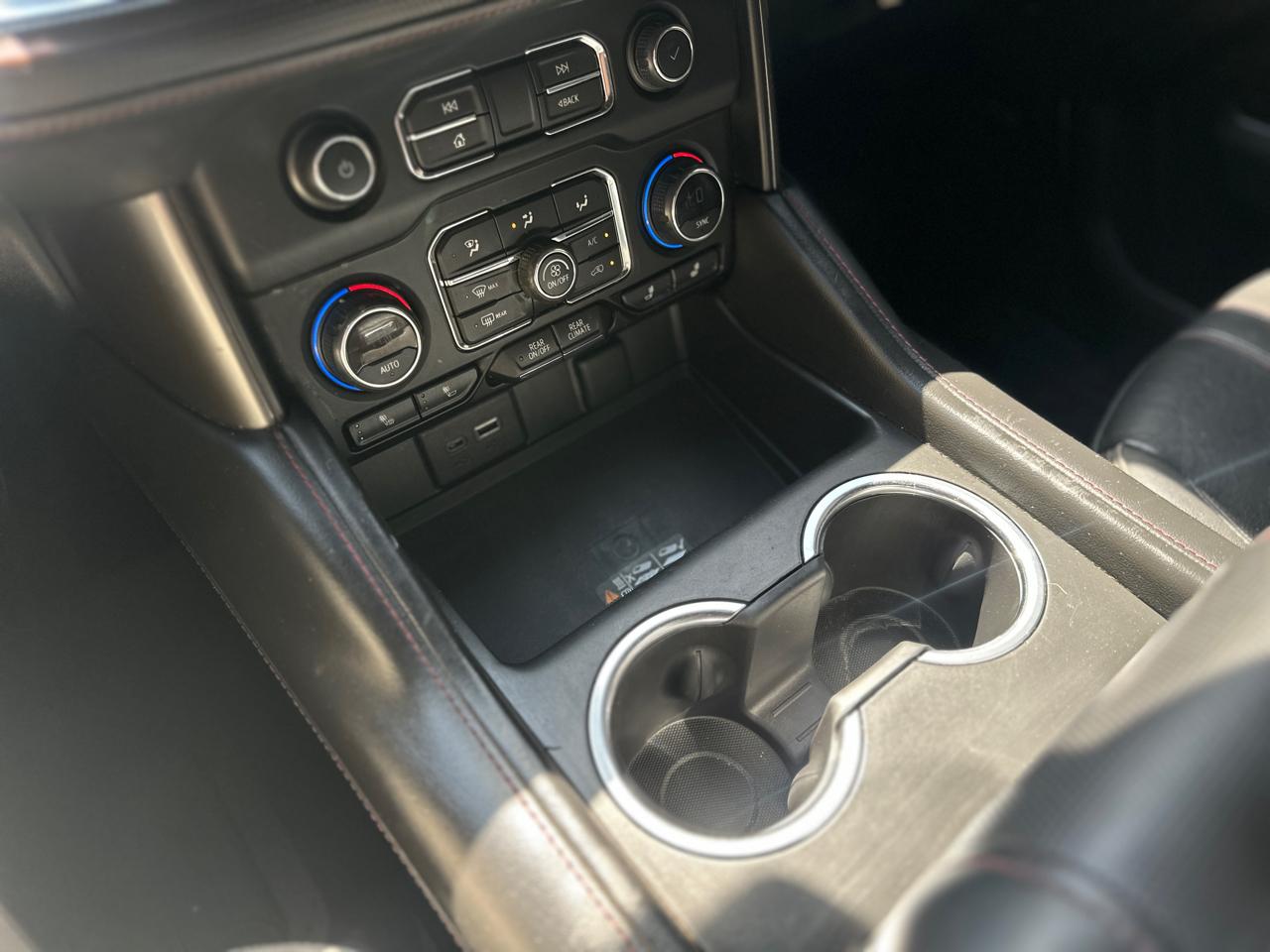 Chevrolet Suburban 4WD 4dr RST 2022