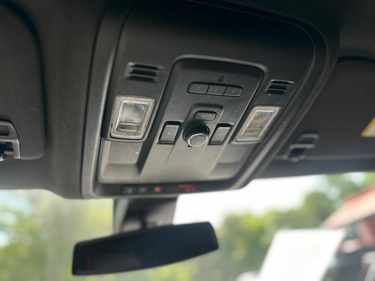 Chevrolet Suburban 4WD 4dr RST 2022