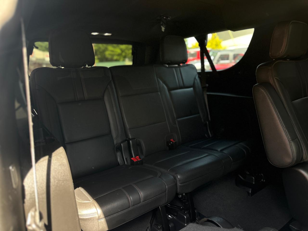 Chevrolet Suburban 4WD 4dr RST 2022