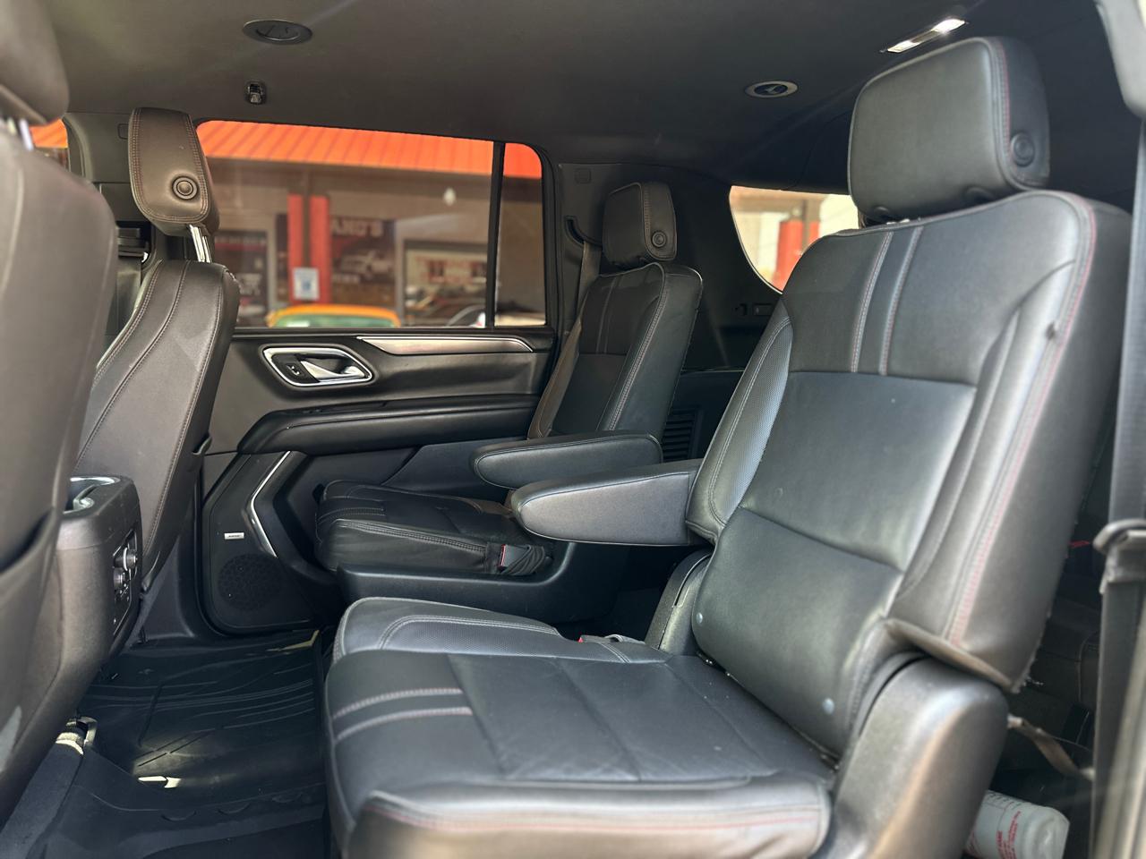 Chevrolet Suburban 4WD 4dr RST 2022