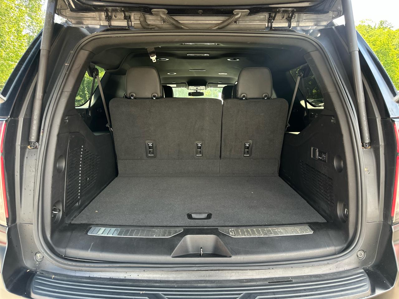 Chevrolet Suburban 4WD 4dr RST 2022
