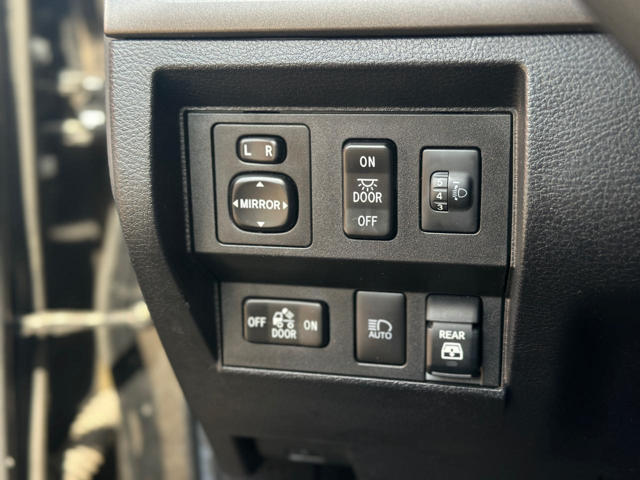 Toyota Tundra 2WD SR5 CrewMax 5.5' Bed 5.7L (Natl) 2021