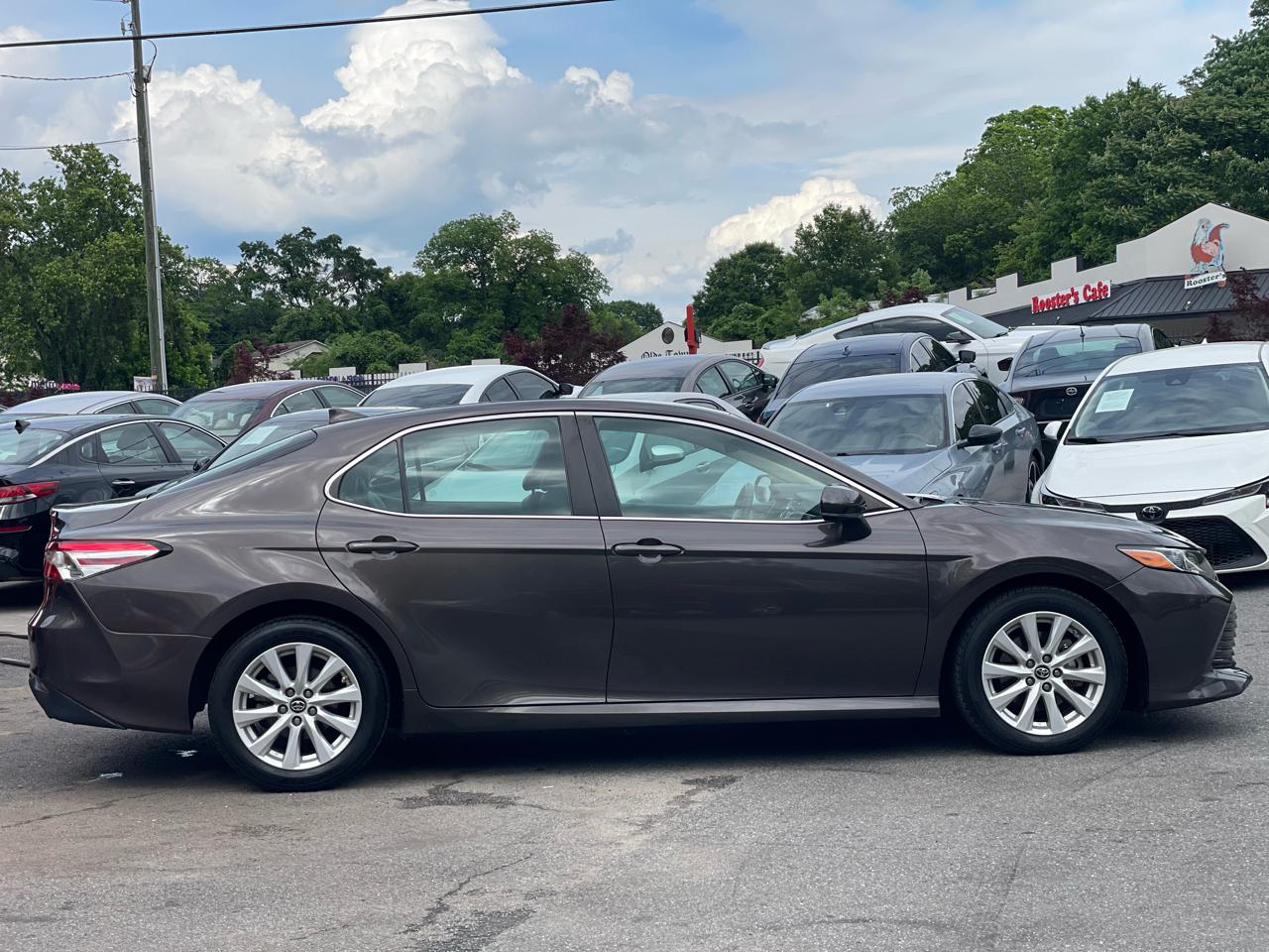 Toyota Camry L Auto (Natl) 2019
