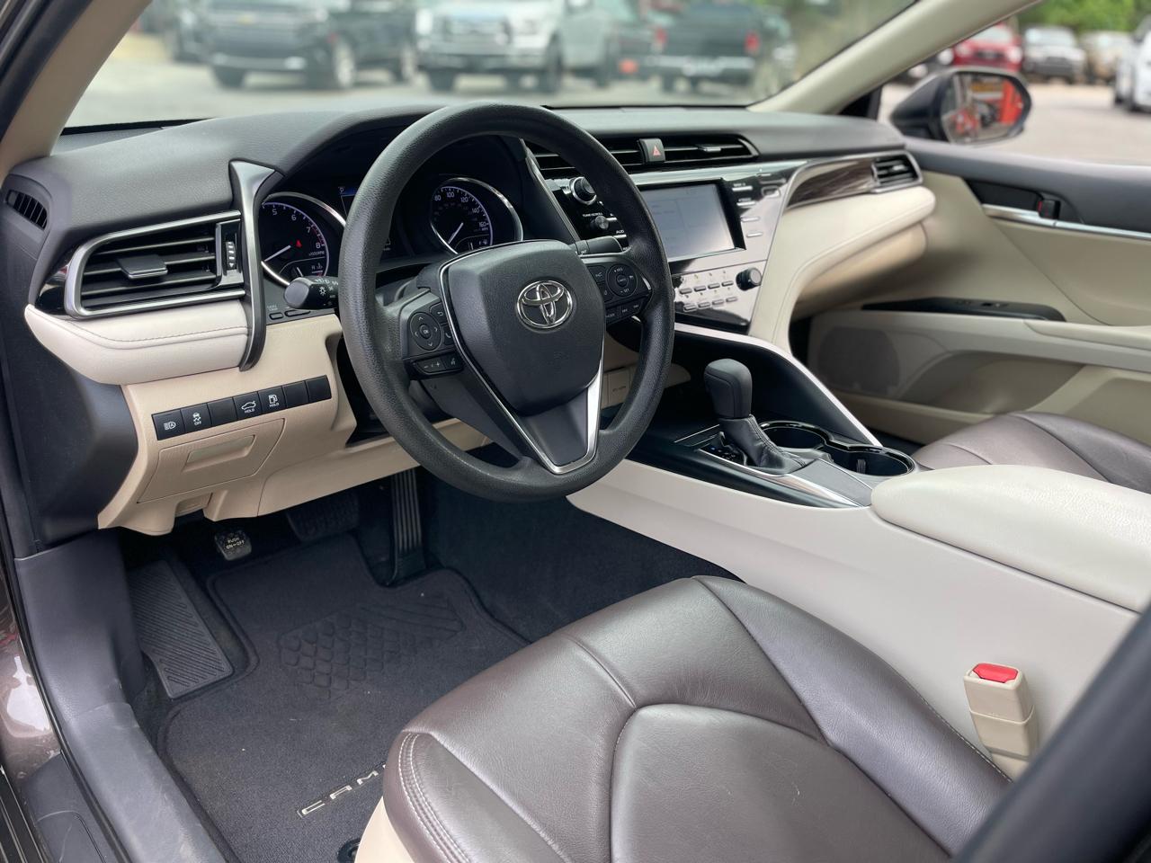 Toyota Camry L Auto (Natl) 2019