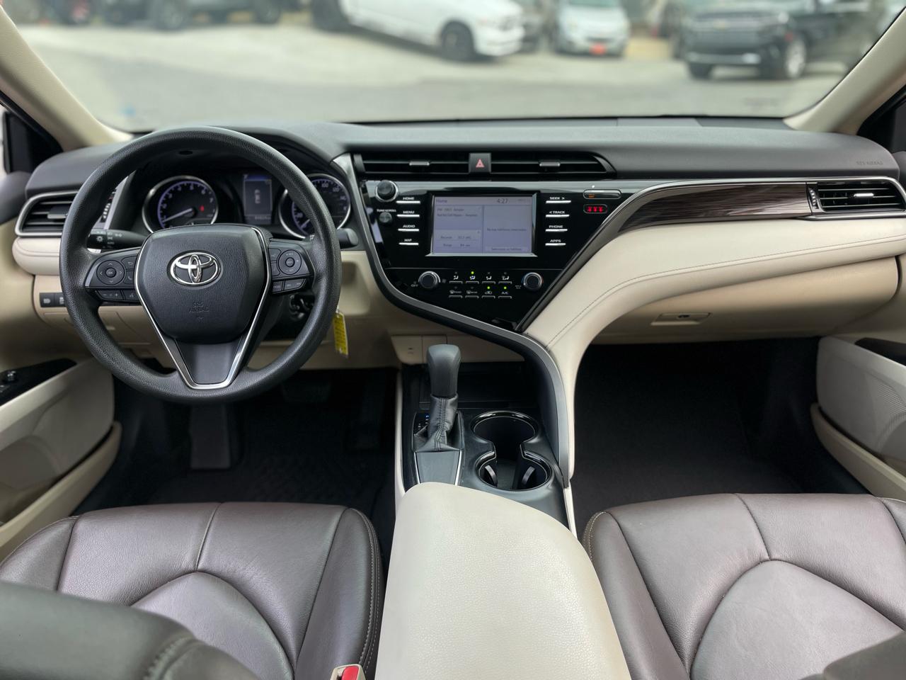 Toyota Camry L Auto (Natl) 2019