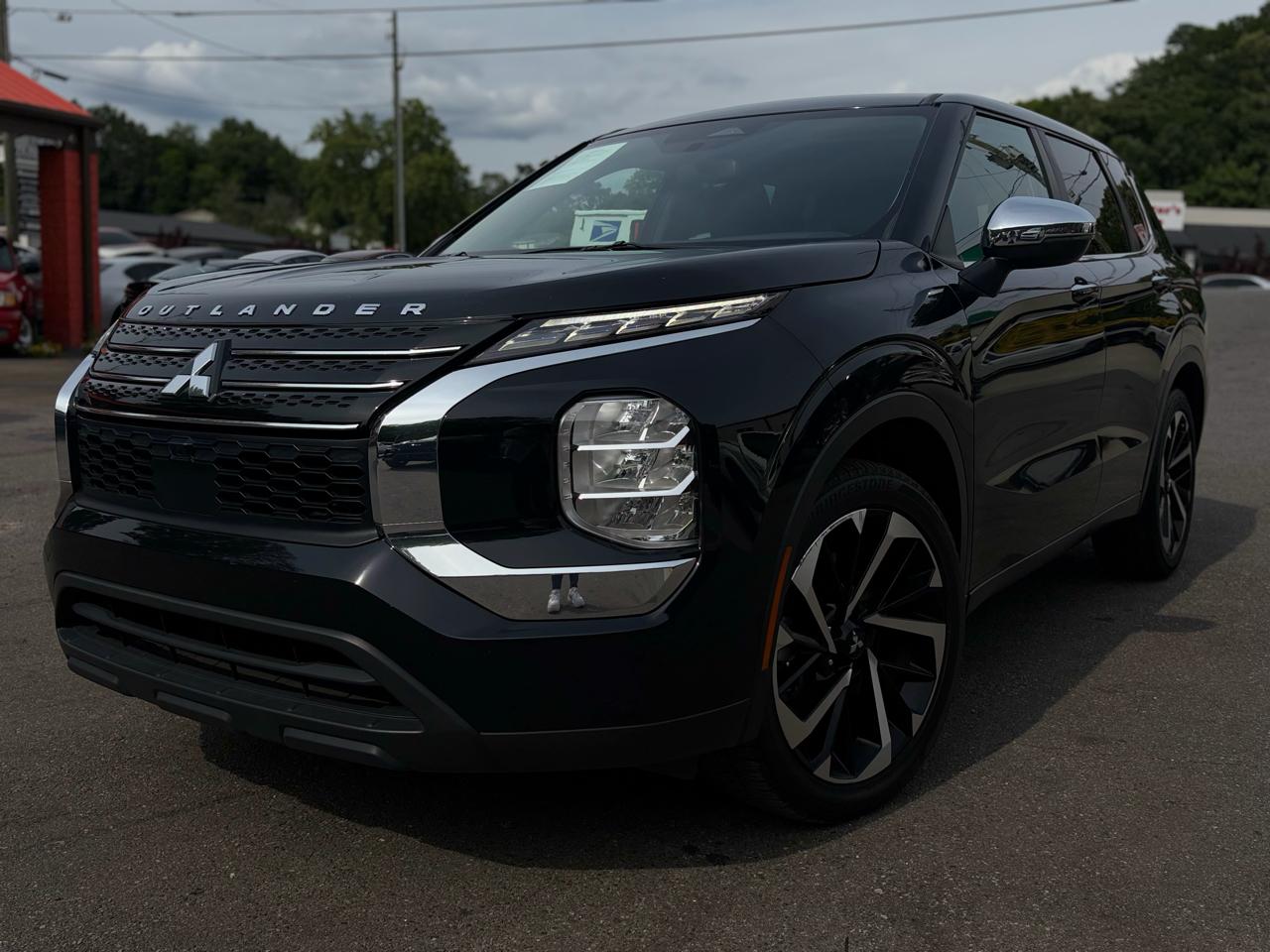 Mitsubishi Outlander ES FWD 2022