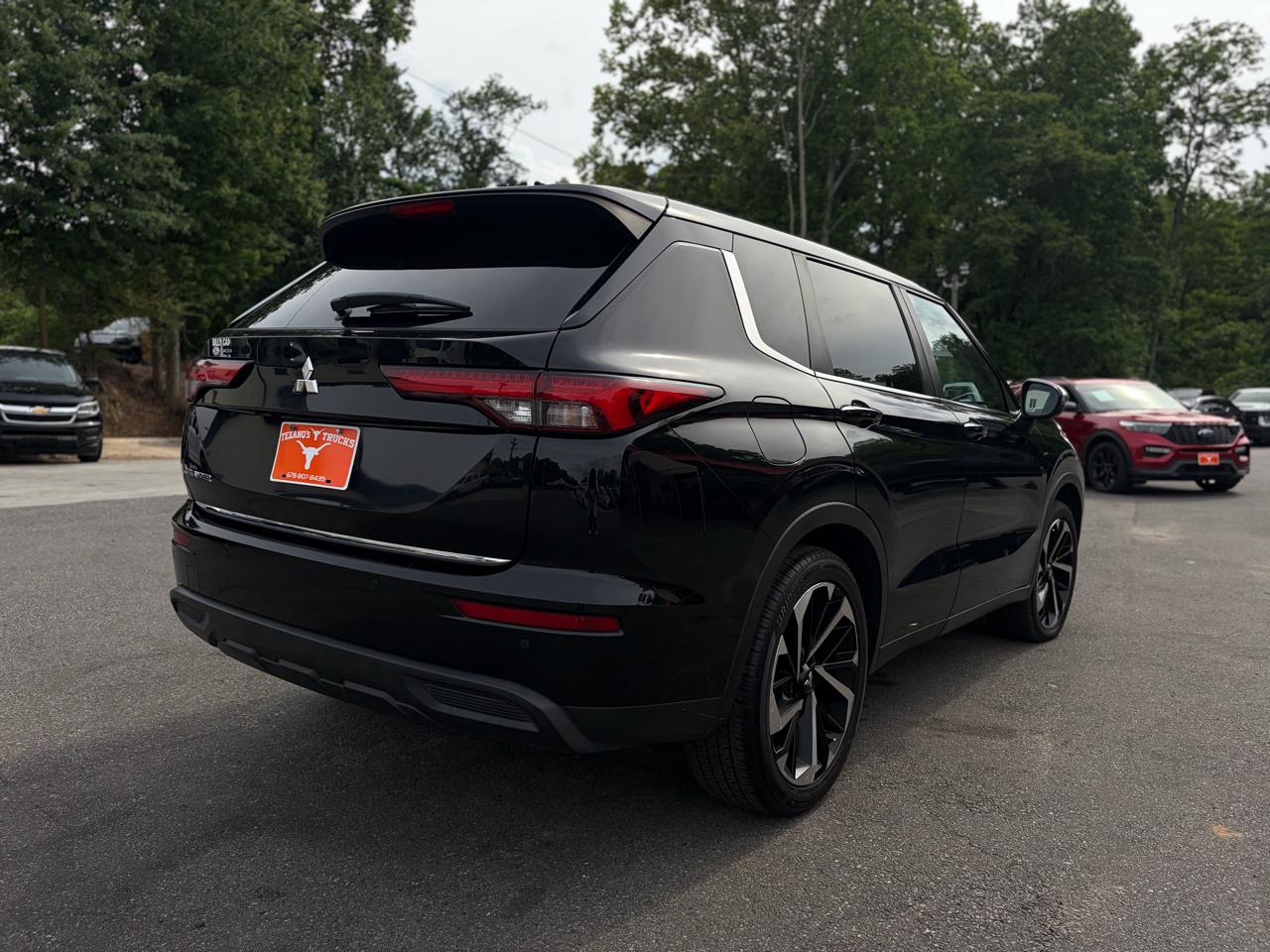 Mitsubishi Outlander ES FWD 2022